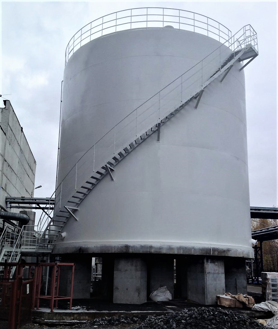 Pictures 10. Cryogenic storage tank after completion of the paint job